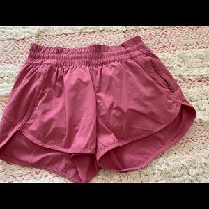 Lululemon tracker v shorts!